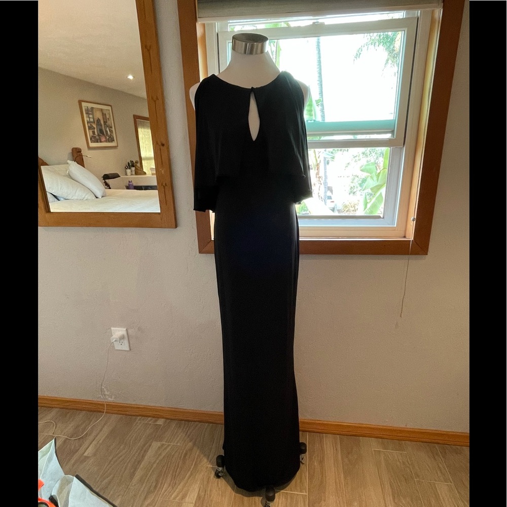 NWT ABS Collection Size 2, Black Maxi-Simple and Elegant, fully lined low back.